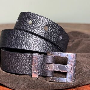JOHN HARDY double wrap Black Leather Bracelet with S.S .925 buckle.  Size M/L